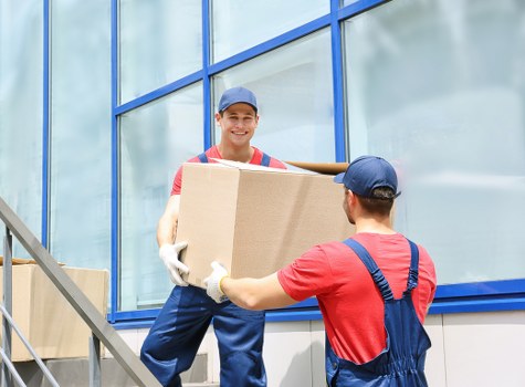 Careful packing and moving support in Shepherdsbush