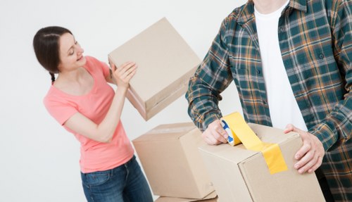 Man and van removal service in Shepherds Bush for local house moves