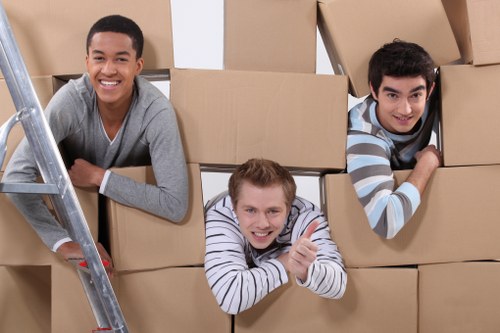Removal truck hire for moving homes in Shepherds Bush
