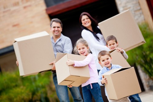 Moving help for residential and business customers in Shepherds Bush